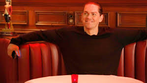 Shameless' Star Steve Howey Brings Awkward Silences And His Ponytail to  'New Girl'