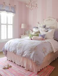 A sweet, shabby chic girls bedroom created by heather of the gift closet.blogspot.com. 40 Beautiful And Cute Shabby Chic Kids Room Designs Digsdigs