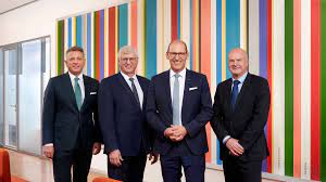 Your mobile raiffeisen bank raiffeisen banking group austria in the bag. Bilanz 2020 Vr Bank Wird Digitaler Und Baut Weiter Personal Ab Starnberg