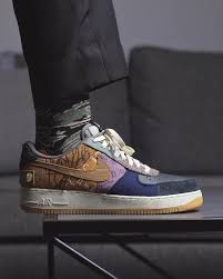 Pairs are currently reselling on. Travis Scott Nike Air Force 1 Cactus Jack Detailed Look
