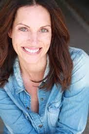 Courtney Compton's Instagram, Twitter & Facebook