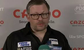 James Wade has fans creasing after reply to Smith 9-darter