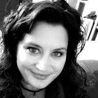 Amber Dewar's Instagram, Twitter & Facebook