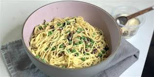 Natalie Morales Makes A Quick Easy And Impressive Pasta Carbonara Recipe In 2020 Carbonara Cooking Recipes Pancetta Recipes