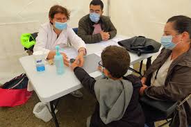 Segundo um estudo europeu publicado na revista rhinology, a alteração do paladar seria mais importante quando se trata da covid do que de um resfriado, afetando sobretudo o gosto amargo. Hauts De Seine Ces Medecins Et Parents Veulent Demasquer Les Enfants Le Parisien