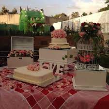 Mesa De Pastel Para Boda En Jardin Table Decorations Decor Table