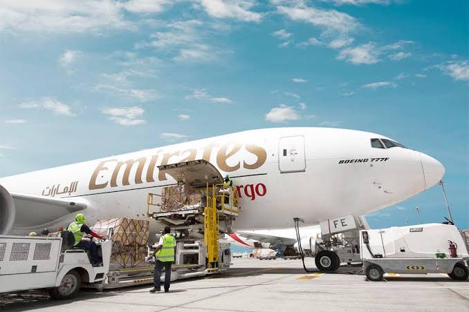 📈Salto histórico: Emirates SkyCargo dispara exportaciones argentinas un 57% 🇦🇷🛩️En un movimiento estratégico que posiciona a la Argentina en el centro de la logística aérea internacional, Emirates Sk