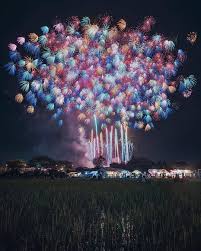 Tapi paling tak best bila nak pergi tengok bunga api di ibukota kuala lumpur kita, kereta bateri kong atau tayar pancit. 5 Persembahan Bunga Api 2020 Terbaik Dunia Serius Cantik Remaja