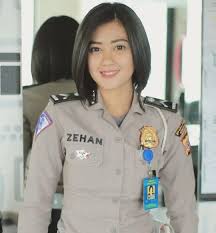 Aug 19, 2021 · pria yang memiliki rambut dengan potongan pendek tentunya lebih terkesan klinis, simpel, macho dan seksi. Pin Auf Polwan