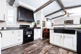 A single wide home, or single section home, is a floor plan with one long section rather than multiple sections joined together. Greg Tilley S Bossier Mobile Homes Bossier City La Mobile Modular Homes