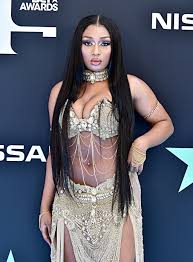 Hey, there's even even that woman from iron man 3. Hot Single Celebrity Women Popsugar Celebrity