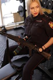 Polis wanita malaysia vs indonesia beautiful. Pengawal Kanan Putin Dinobat Tentera Wanita Tercantik Rusia Dunia Mstar