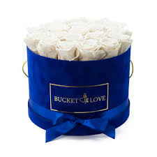 With a flower subscription, you'll get a monthly or weekly box of freshly delivered flowers and arrangements that meet your needs. White Preserved Roses In A Velvet Box International Delivery
