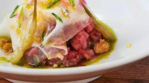 Rezept Tatar Mit Krautern Im Kohlrabifond Gaultmillau Channel Rezept Kohlrabi Rezepte Tatar