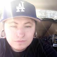 Stream Ezra Aune music