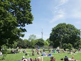 1:14 dozens of toronto police, bylaw officers, security move to remove trinity bellwoods park homeless encampment city of toronto bylaw officers and police officers have clashed with protesters. Trinity Bellwoods Park Toronto Canada Afar