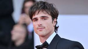 Christmas Unwrapped': Meet Amber Stevens West, Marco Gazzini and rest of  the cast of Lifetime's holiday movie