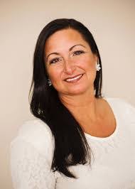 Danielle Matheson's Instagram, Twitter & Facebook