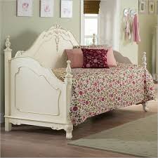Hardware for a daybed consists of screws and bolts necessary to hold the frames and rail together. 171080 L Jpg 800 800 Wood Daybed White Daybed Bedroom Collection