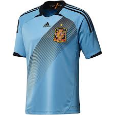 Seitdem die endrunde ab 1996 mit 16 mannschaften ausgetragen wird, konnte sich spanien immer qualifizieren. Adidas Spanien Trikot Kinder Blau Hellblau Em 2012 X16709 Sporthaus Marquardt Online Shop Fur Sportbekleidung Mode Schuhe