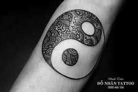 Hình xăm tay nữ hình xăm chữ tàu ở sườn. Y NghÄ©a Hinh XÄƒm Am DÆ°Æ¡ng Ä'á»— Nhan Tattoo