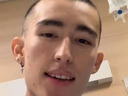 Colombiano diagnosticado con un extraño cáncer en Australia se reencontró  con sus padres