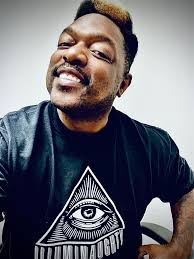 Just got recognized as Reverend Tyrell for the first time. They asked if  I'm really a pastor and gave me free lemonade. lol