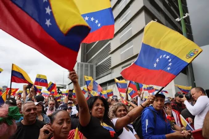 Pueblo venezolano se moviliza en respaldo a Delcy Rodr&iacute;guez en la ONU -  teleSUR