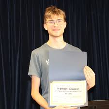 It is an Oldenborg tradition to recognize students who go above and beyond  to attend language tables each semester. This fall, we had six students  with perfect attendance! 🏆 Will you be