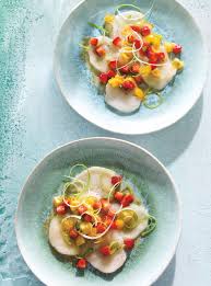 Scallop Crudo With Strawberry Salsa Ricardo Recipe Strawberry Salsa Food Wine Recipes