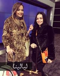 صور ديانا كرزون مع شقيقتيها التوأم والجمهور يشبههن بالأخوات كارداشيان موقع ليالينا Coat Fur Coat Fashion