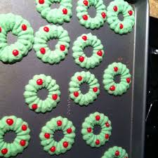 Wreath Spritz Cookies Made With Pampered Chef Cookie Press Spritz Cookies Pampered Chef Cookie Press Cookie Press Recipes