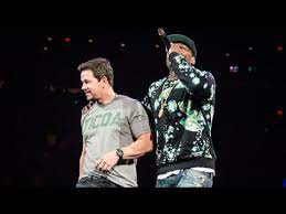 Mark wahlberg shocked ecstatic fans at madison square garden on june 22, when he joined new kids on the block on stage for a surprise appearance. Mark Wahlberg Surprises Crowd At New Kids On The Block Concert Youtube