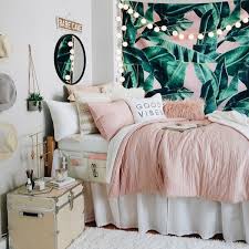 Looking for master bedroom decorating ideas? Affordable And Swank Dorm Room Decorating Ideas For College Students Hunt Country Life