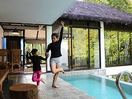 Jika anda adalah salah seorang yang terkesan dengan pkp atau dibuang kerja. Danau Daun Chalet Janda Baik Pahang Findbulous Travel