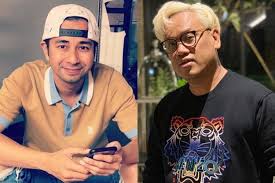10 gaya pemotretan keluarga uya kuya dengan tema retro, curi perhatian. Saat Uya Kuya Dan Raffi Ahmad Diblokir Oleh Rekan Artis Halaman All Kompas Com