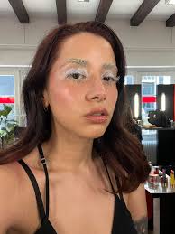 Hello bases out there! I'm a flyer looking for a base to apply to circus  schools with. Mainly interested in schools in Rotterdam and Tilburg, but  willing to look in to different