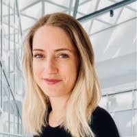 Sarah Schmelzer's Instagram, Twitter & Facebook