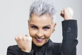 A sus 71 años la cantante Lupita D'Alessio continúa acaparando portadas de  revistas, en este caso la revista #GLOW! 📸