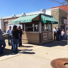 Life S A Beach At These 8 Seasonal Wisconsin Restaurants Wisconsin Restaurants Wisconsin Prairie Du Chien