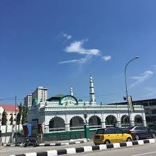 Masjid india muslim ipoh merupakan sebuah masjid yang telah berusia lebih daripada 100 tahun di mana ianya telah dibina pada tahun 1908 oleh sheikh adam yang berketurunan tamil. Masjid India Muslim Ipoh Mosque