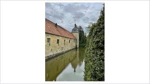 It is on the list of cultural monuments of havixbeck, no. Kultur Vor Ort Wasserschloss Haus Stapel In Nordrhein Westfalen Prof Monika Grutters