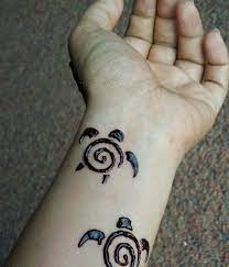 Most indian women chose henna flower designs to achieve a feminine and delicate look. 30 Cute Henna Designs Small Amazing Concept