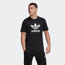 Your one stop shop for all things sports performance gear for football, basketball, baseball, track, and everything in between. Schwarzes Trefoil T Shirt Fur Manner Adidas Deutschland