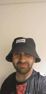 Should I take my husband or a stranger to an Oasis concert?