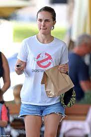 Natalie portman (born natalie hershlag; Natalie Portman Im Ghostbusters Shirt Ghostbusters Deutschland