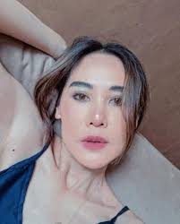 10 Potret Ina Thomas Istri Jeremy Thomas, Tetap Dijuluki Hot Mama di Usia  Hampir Kepala Lima