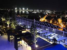 You can choose between 5 different packages, depending on the menu and how long you want to enjoy the experience. The Skybar Terrace Picture Of Three Sixty Revolving Restaurant Skybar Penang Island Tripadvisor