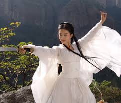 Nhiều người hâm mộ bày tỏ sự lo lắng cho sức khỏe của nữ diễn viên. Ai La Tiá»ƒu Long Ná»¯ Ä'áº¹p Nháº¥t Trong Phim ChÆ°á»Ÿng Kim Dung NgÆ°á»i Sai Gon