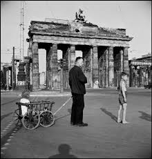 Magnum Photos Photographer Portfolio Brandenburg Gate Magnum Photos Brandenburg